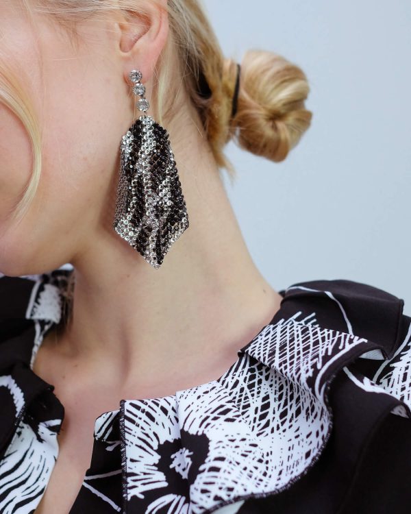 IM new nile earrings Online now