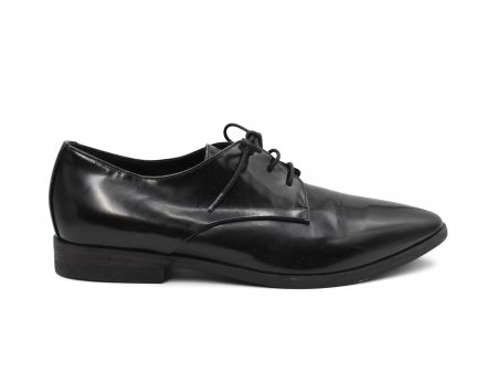 Burberry Oxford Dress Shoes - Women s 37 Online Sale